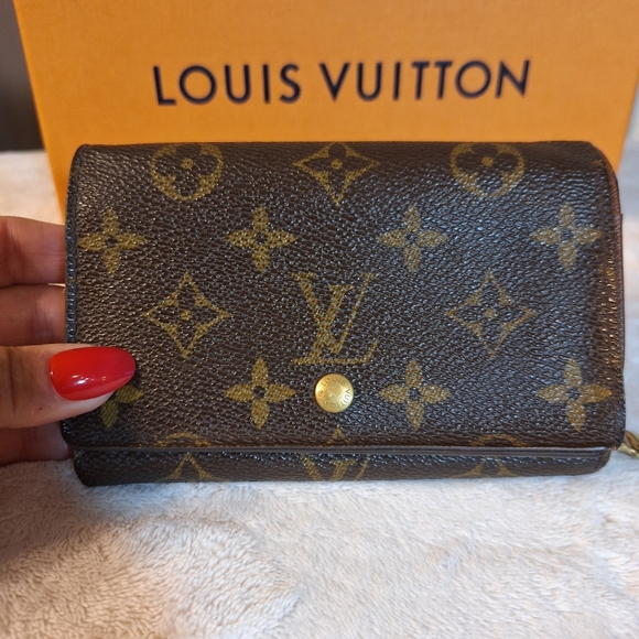 Louis Vuitton Porte Monnaie Tresor Wallet - Picture 12 of 17